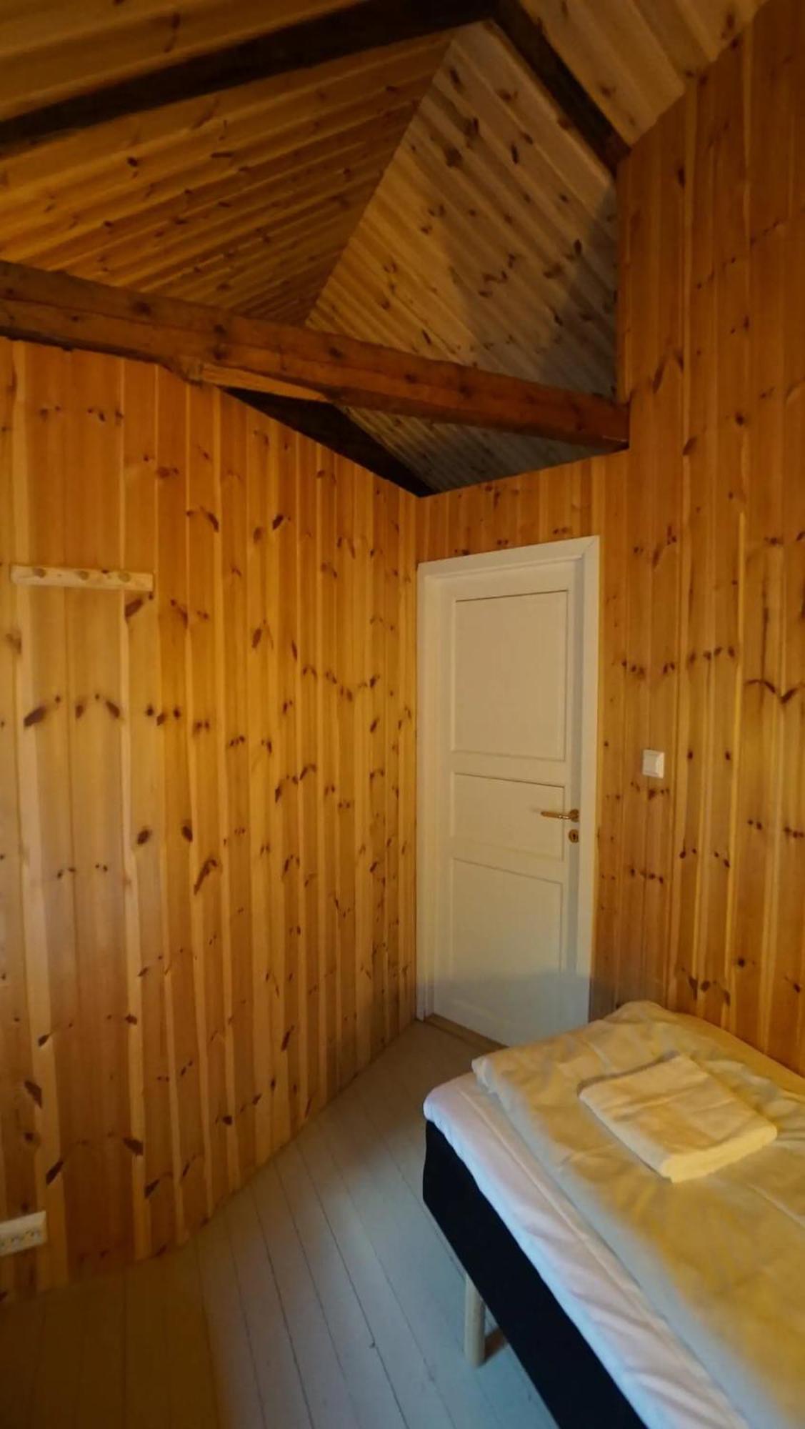 Real Fisherman'S Cabins In Ballstad, Lofoten Quarto foto